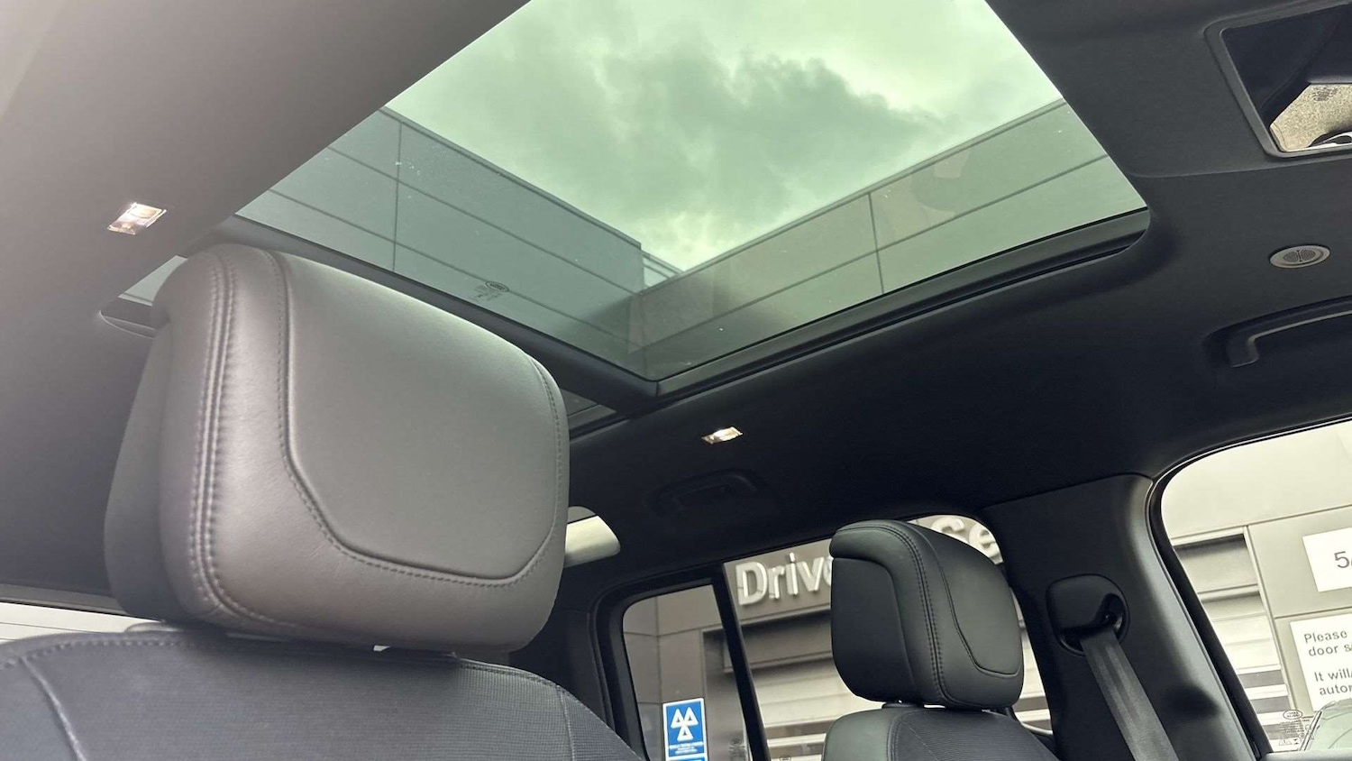 Used Land Rover Defender 2023 for sale - 76460172: Photo 21