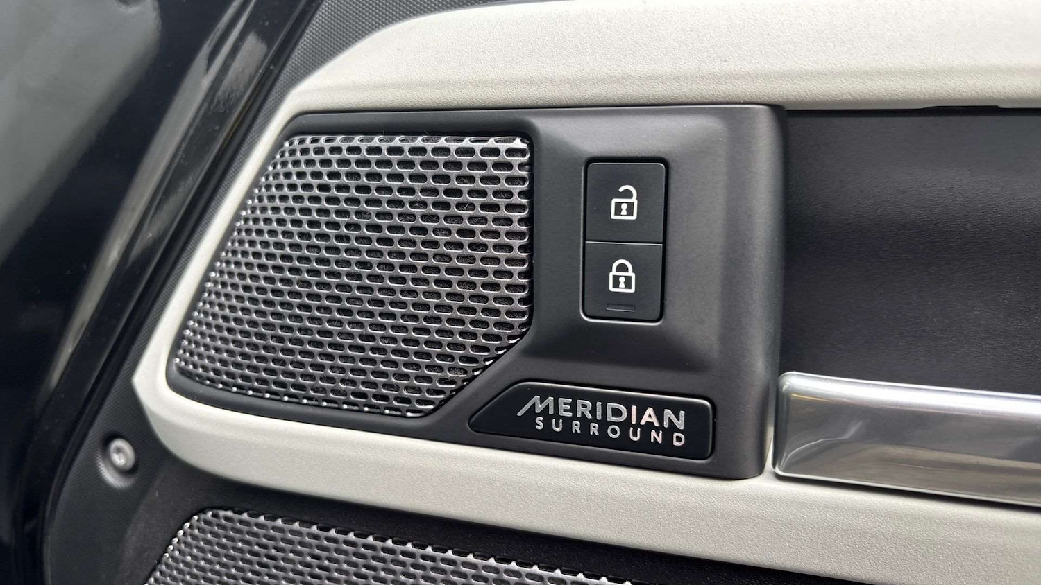 Used Land Rover Defender 2023 for sale - 76460172: Photo 24