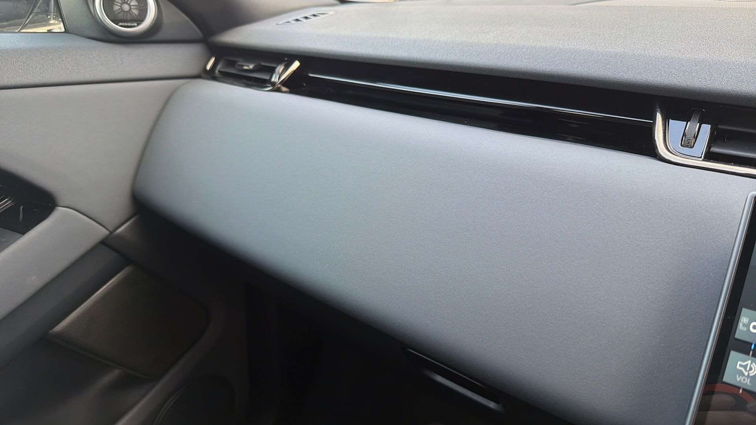 Used Land Rover Range Rover Evoque 2025 for sale - 77244985: Photo 35