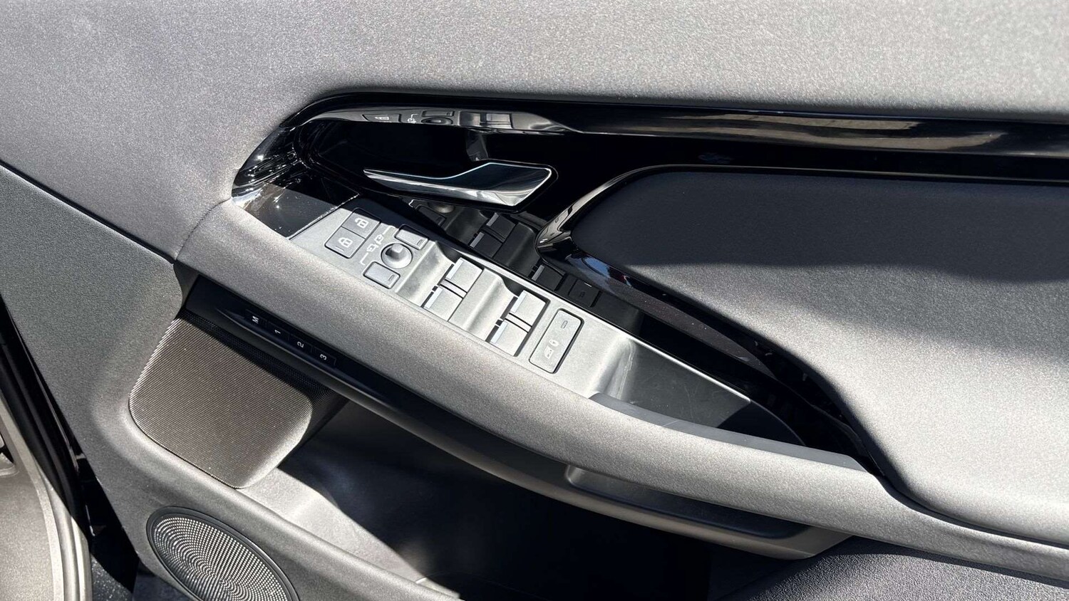 Used Land Rover Range Rover Evoque 2025 for sale - 78221252: Photo 33