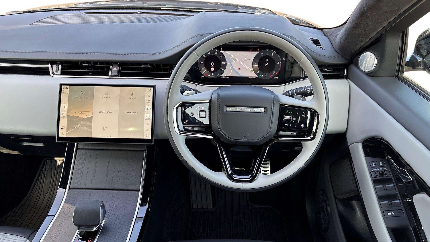 Used Land Rover Range Rover Evoque 2025 for sale - 76460082: Photo 15