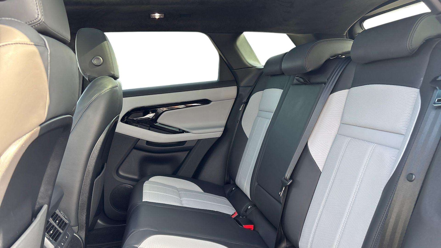 Used Land Rover Range Rover Evoque 2025 for sale - 76460082: Photo 4