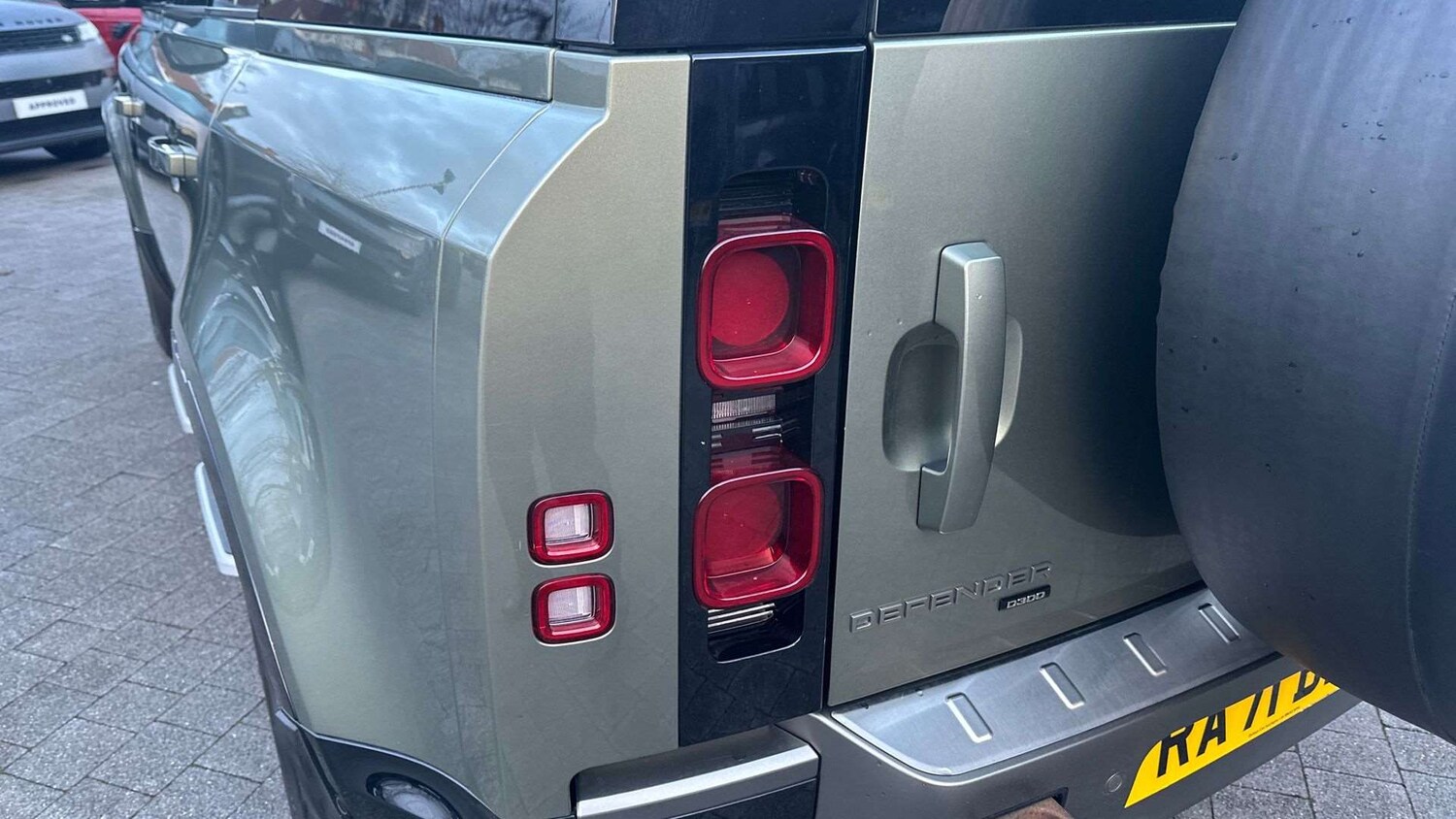 Used Land Rover Defender 2022 for sale - 77740770: Photo 19