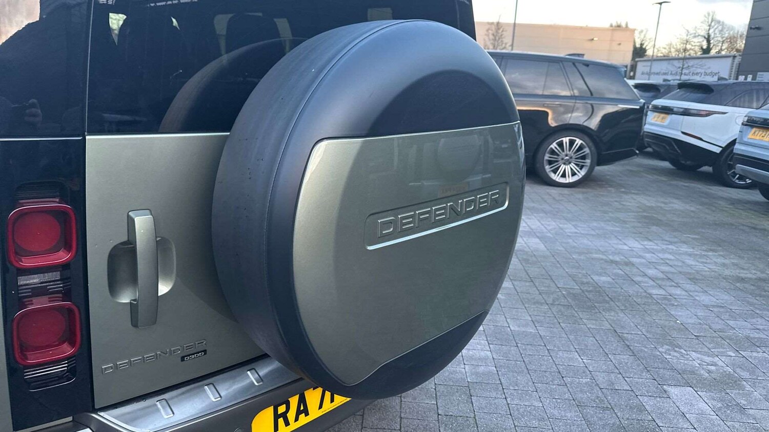 Used Land Rover Defender 2022 for sale - 77740770: Photo 29