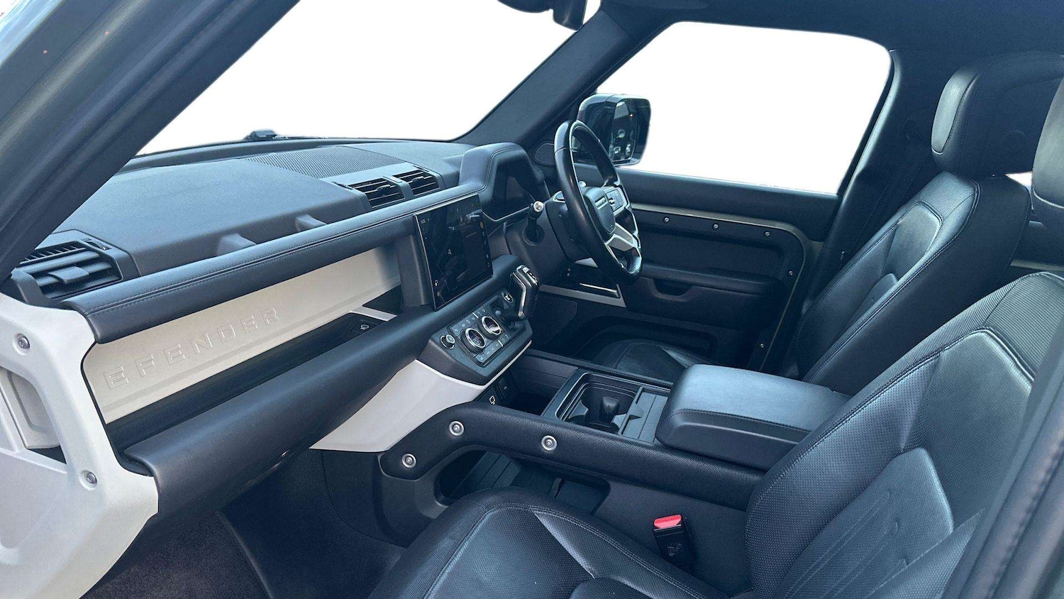 Used Land Rover Defender 2022 for sale - 77740770: Photo 3