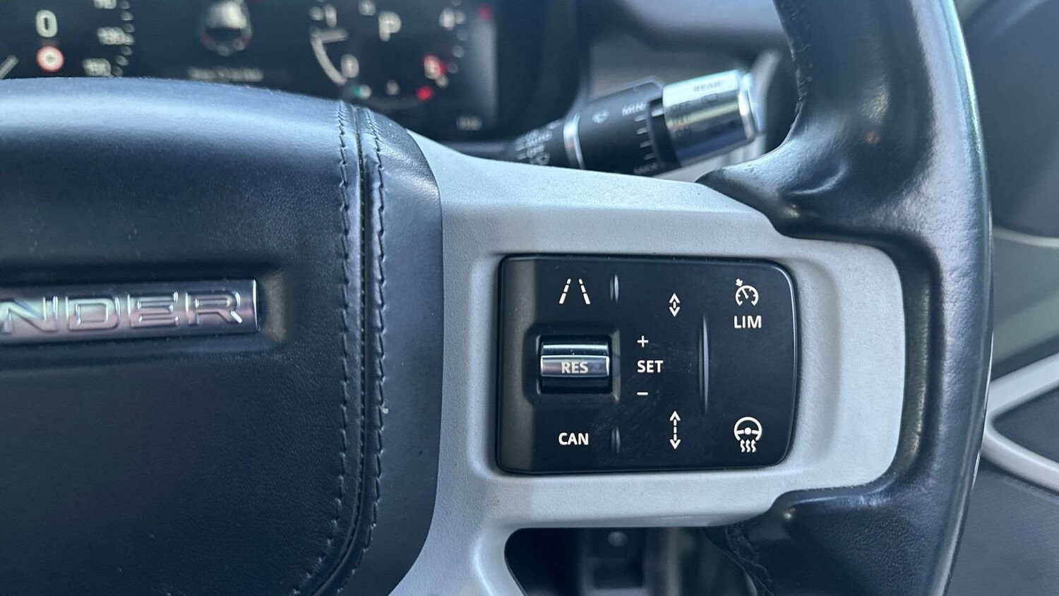 Used Land Rover Defender 2022 for sale - 77740770: Photo 31