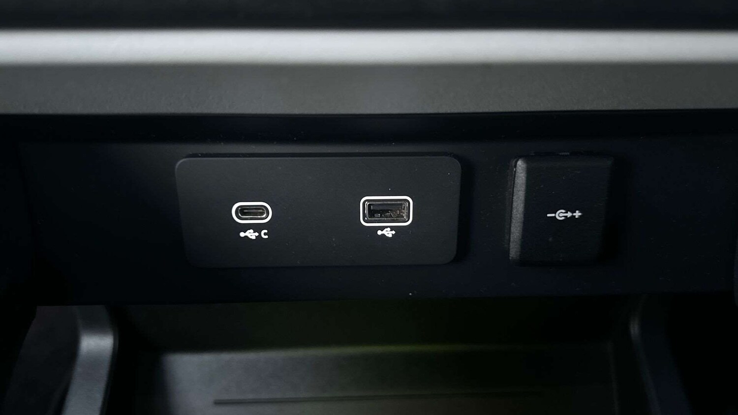 Used Land Rover Defender 2022 for sale - 77740770: Photo 35