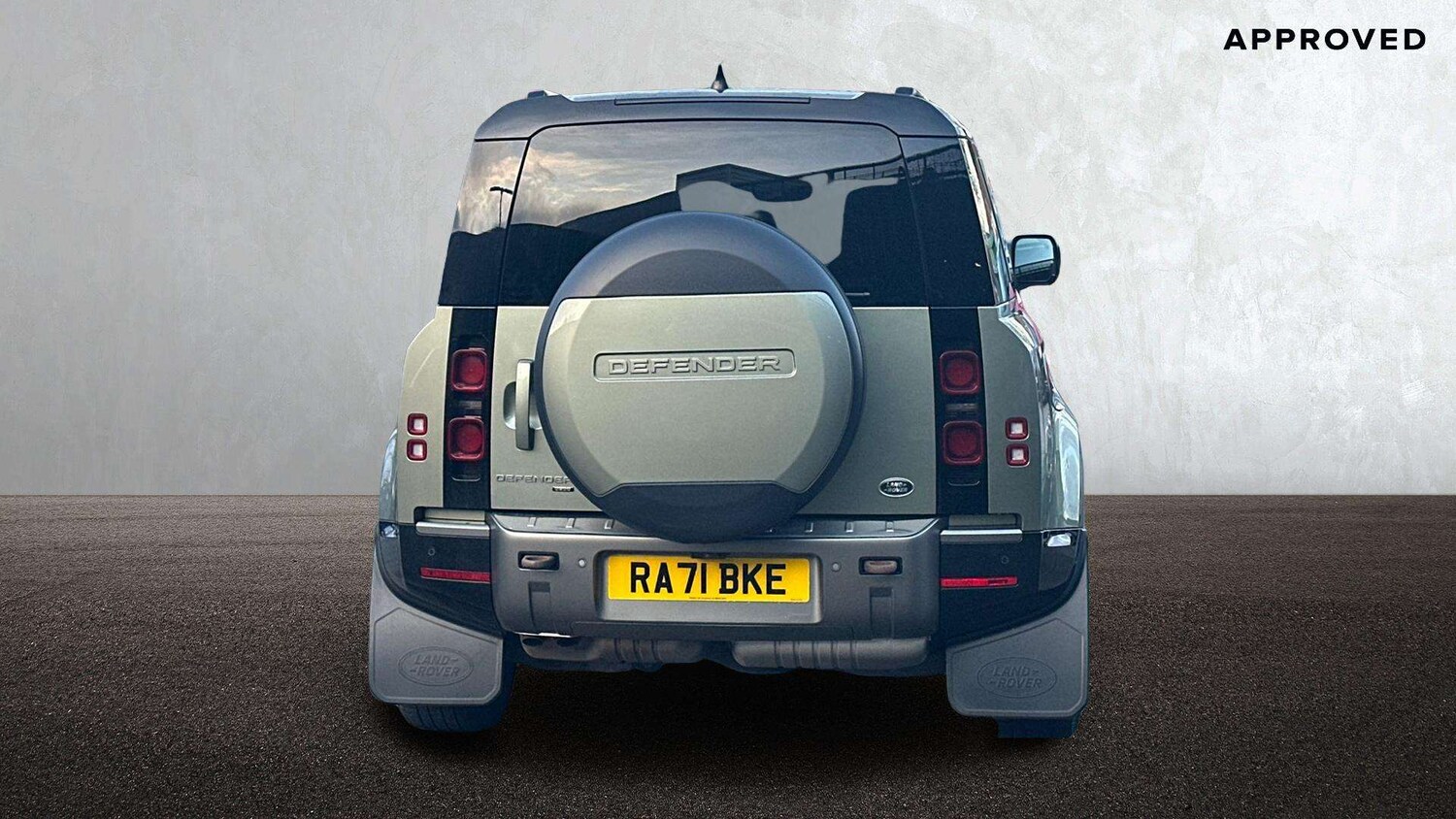 Used Land Rover Defender 2022 for sale - 77740770: Photo 6