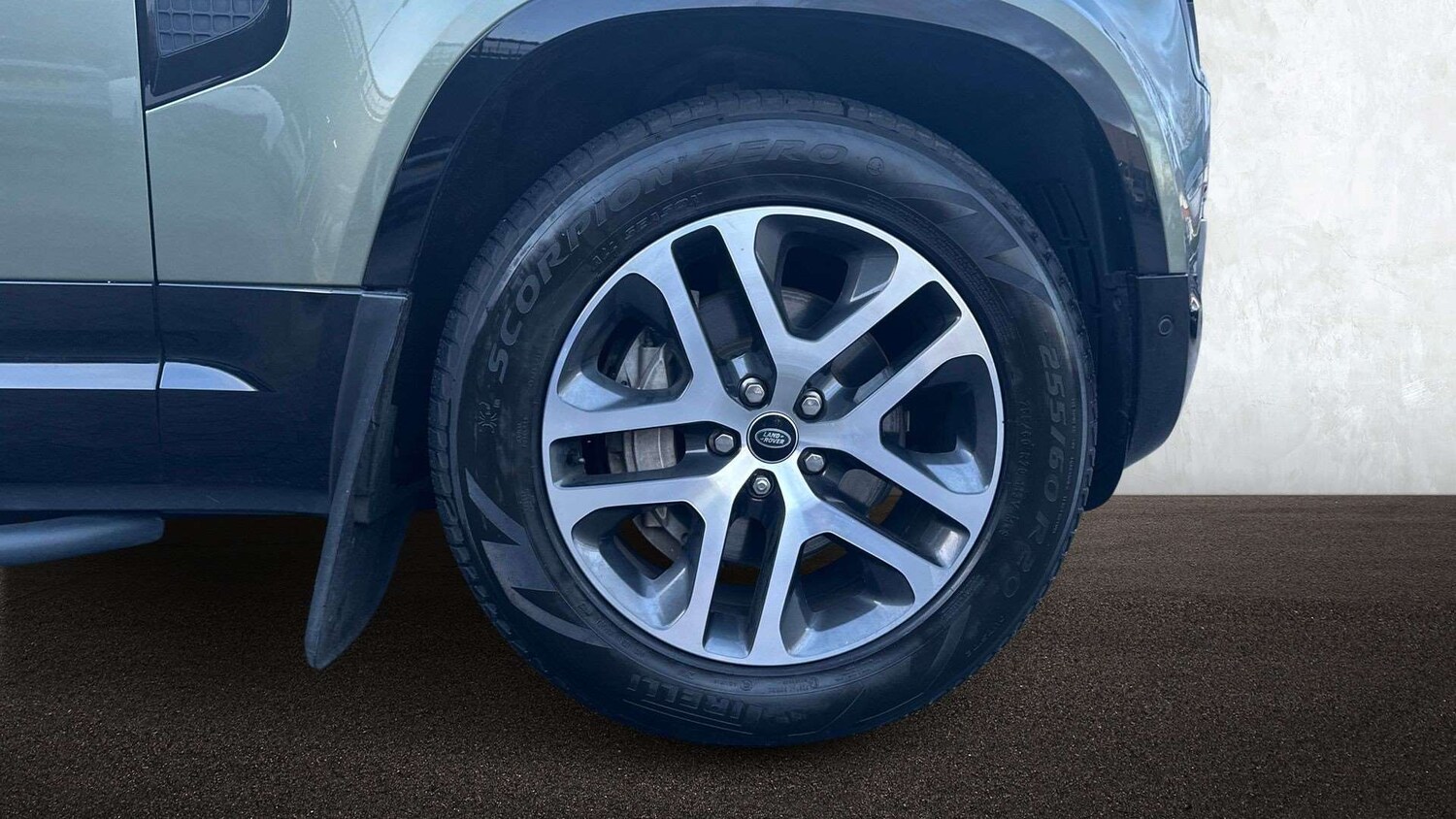 Used Land Rover Defender 2022 for sale - 77740770: Photo 8