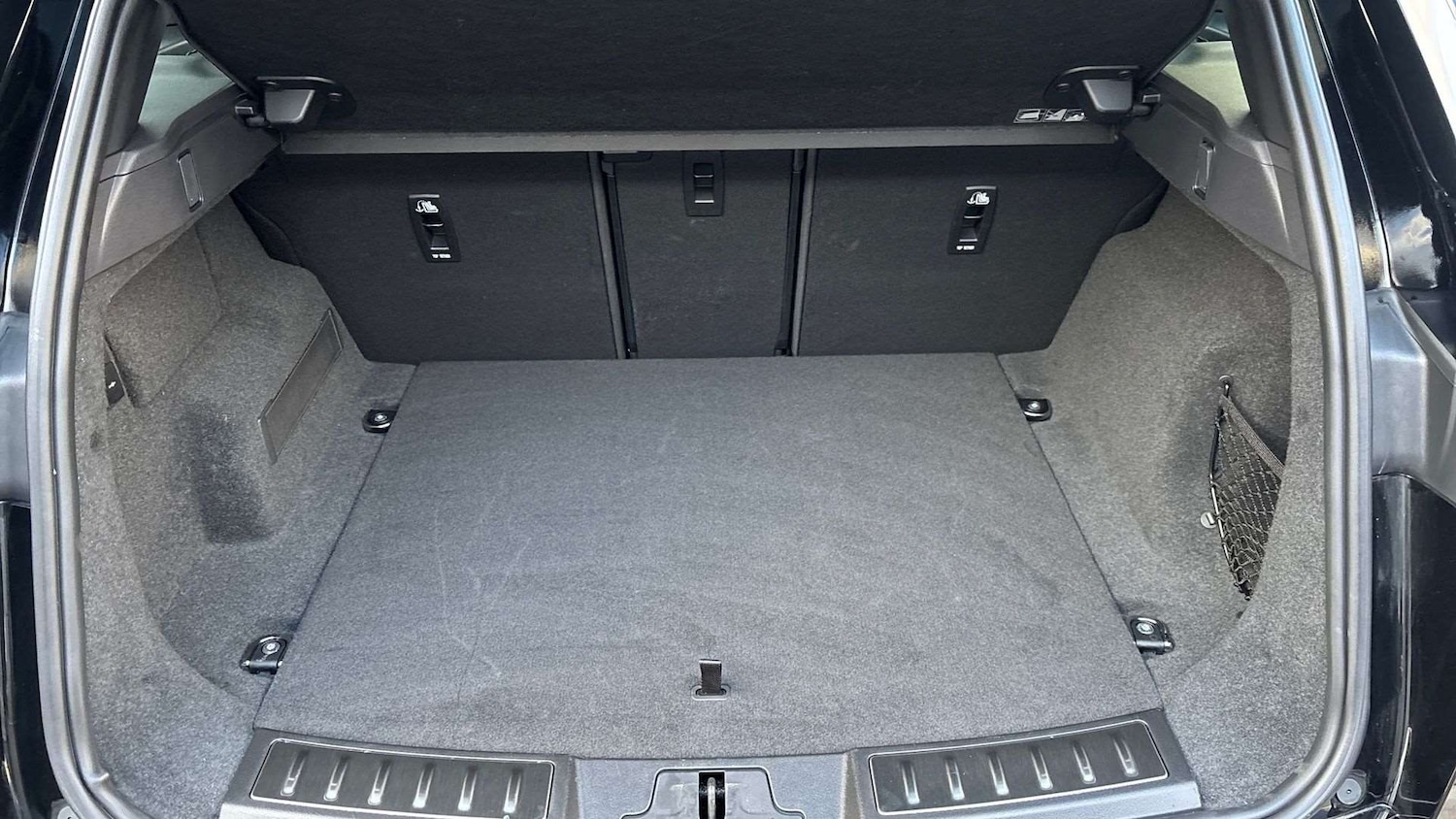 Used Land Rover Range Rover Evoque 2025 for sale - 76851572: Photo 10