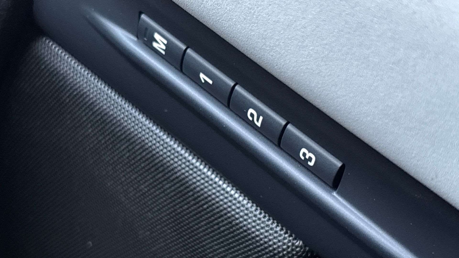 Used Land Rover Range Rover Evoque 2025 for sale - 76851572: Photo 24