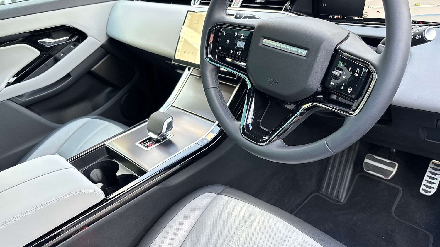 Used Land Rover Range Rover Evoque 2025 for sale - 76851572: Photo 35