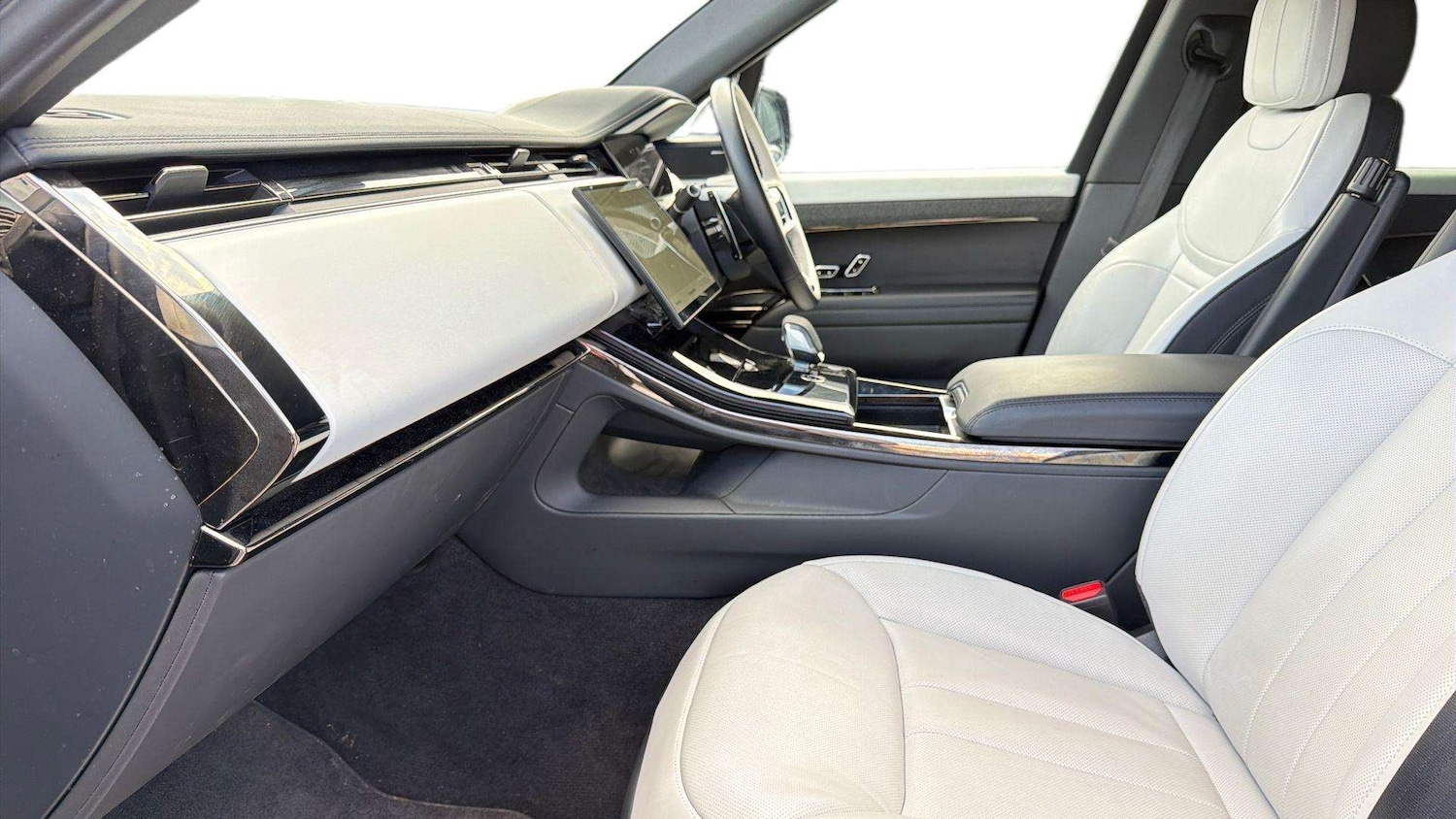 Used Land Rover Range Rover Sport 2024 for sale - 77857803: Photo 3