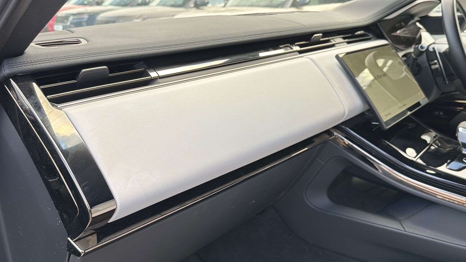 Used Land Rover Range Rover Sport 2024 for sale - 77857803: Photo 32