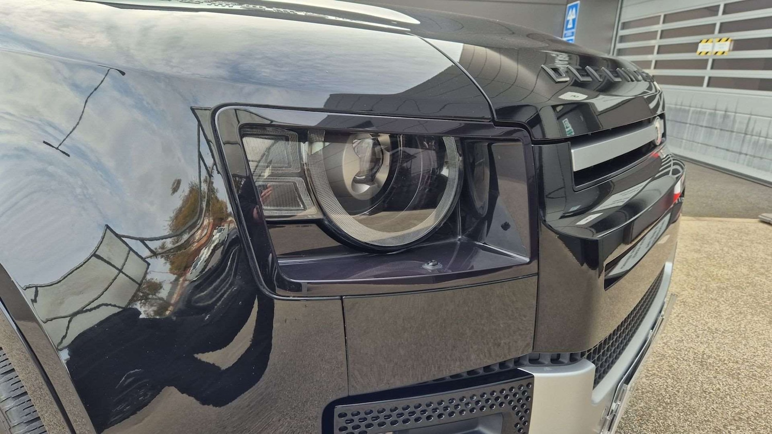 Used Land Rover Defender 2023 for sale - 76460347: Photo 17