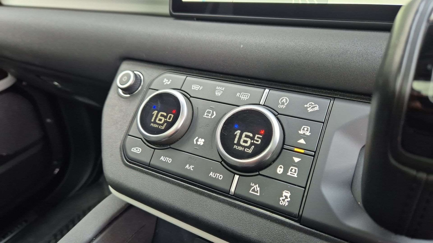 Used Land Rover Defender 2023 for sale - 76460347: Photo 22