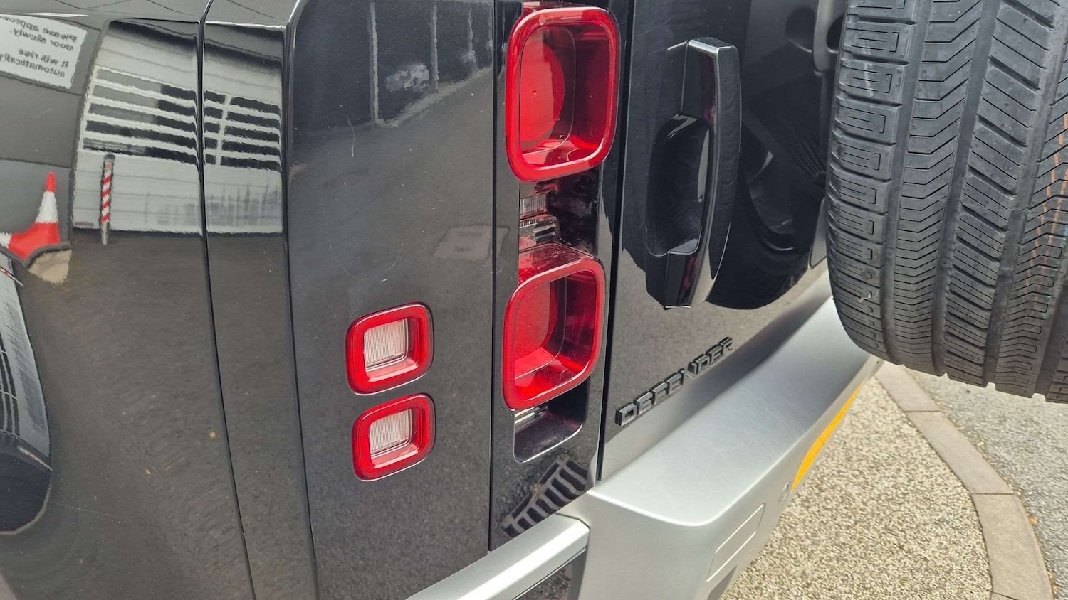 Used Land Rover Defender 2023 for sale - 76460347: Photo 26