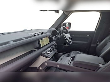 Used Land Rover Defender 2023 for sale - 76460347: Photo