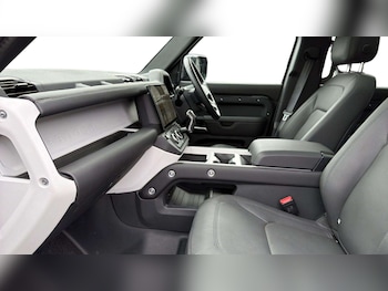 Used Land Rover Defender 2025 for sale - 79002301: Photo