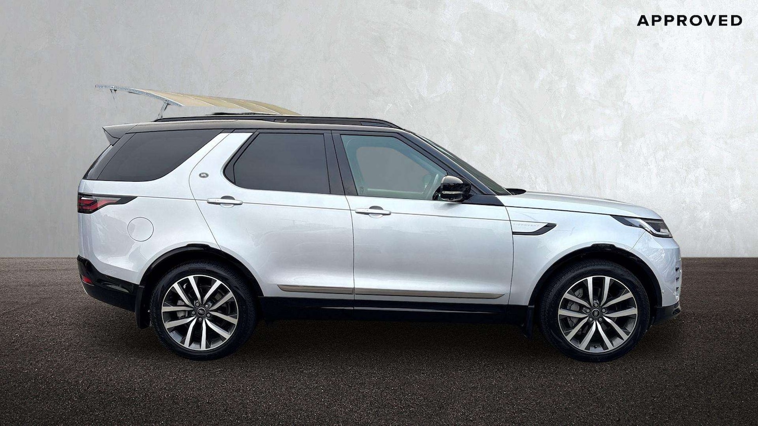 Used Land Rover Discovery 2023 for sale - 76460426: Photo 5