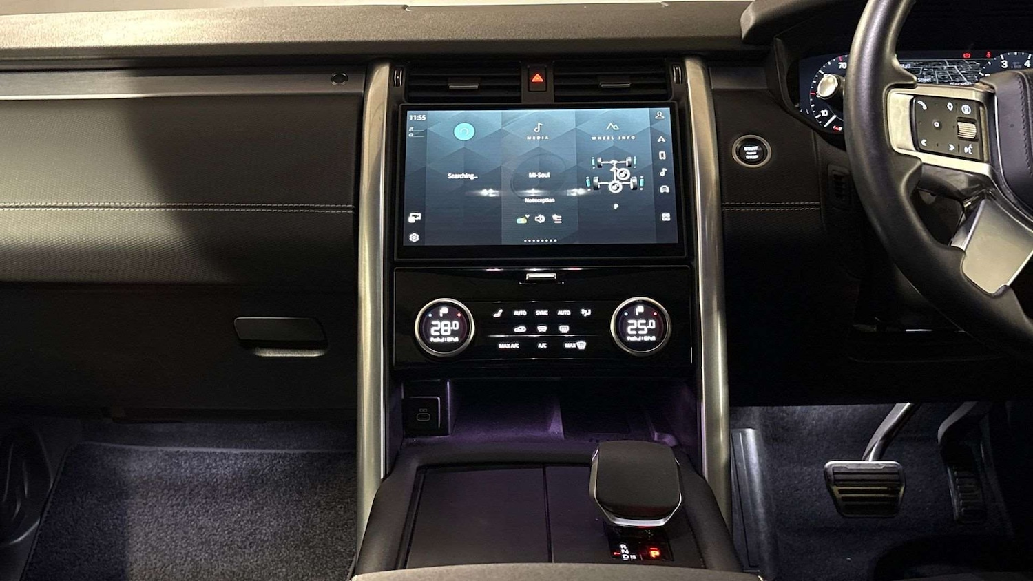 Used Land Rover Discovery 2024 for sale - 77373770: Photo 14