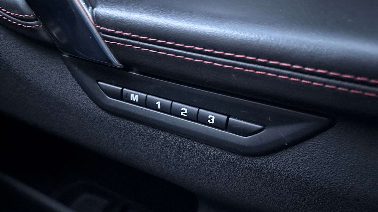 Used Land Rover Discovery Sport 2022 for sale - 77219782: Photo 25