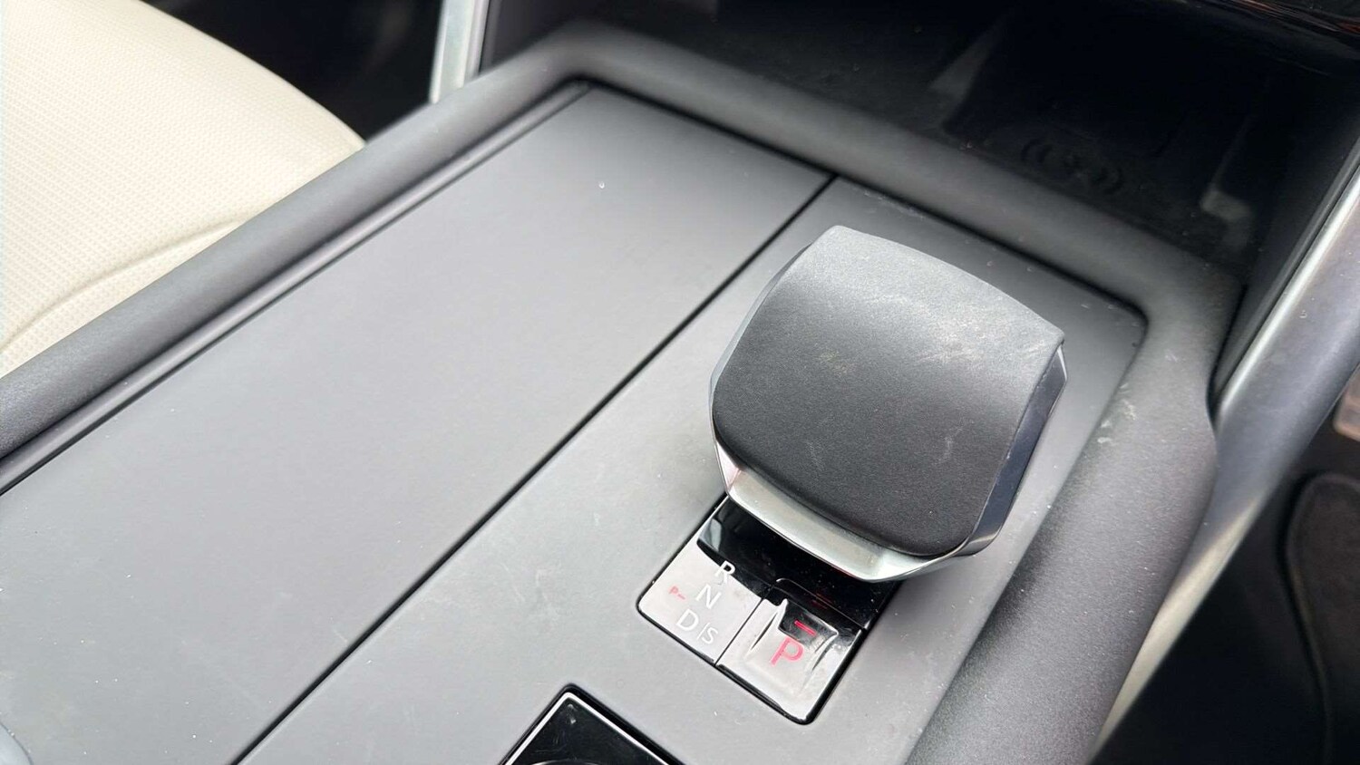 Used Land Rover Discovery 2024 for sale - 77913576: Photo 13