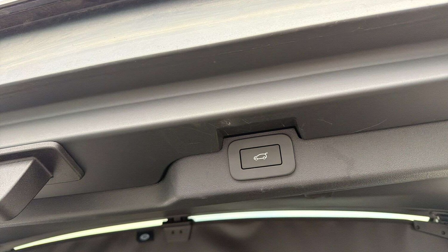 Used Land Rover Discovery 2024 for sale - 77913576: Photo 30