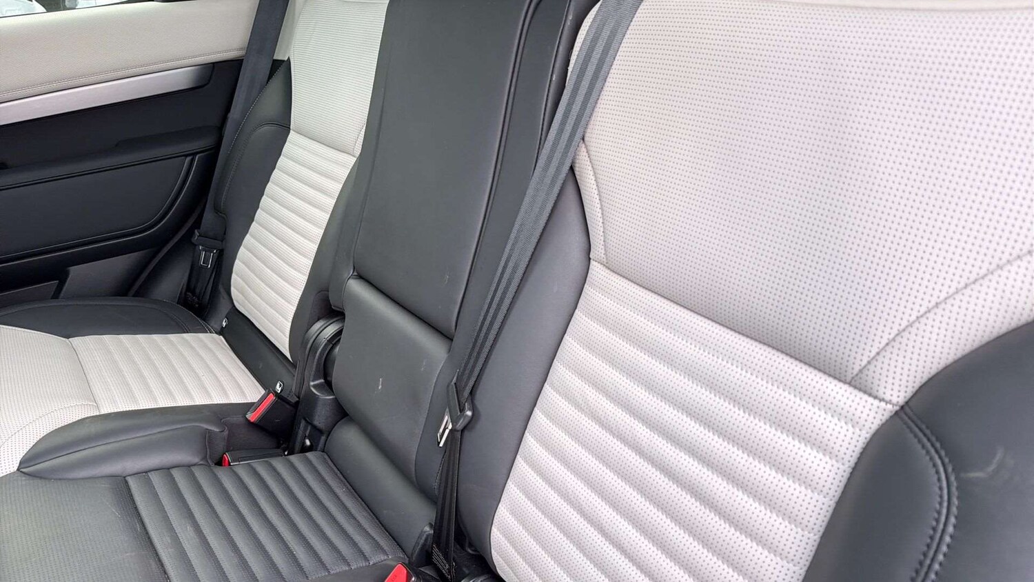 Used Land Rover Discovery 2024 for sale - 77913576: Photo 35