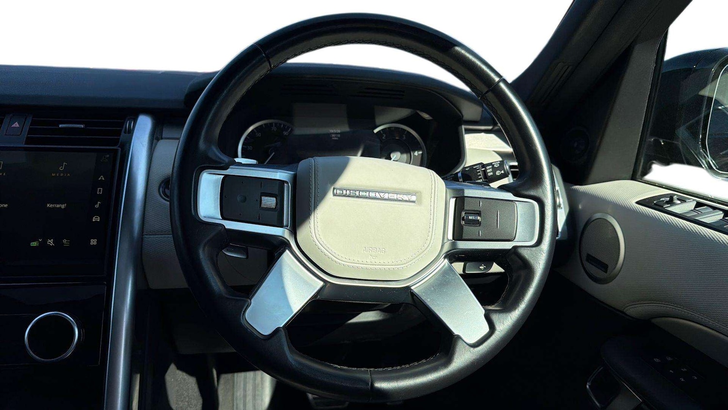 Used Land Rover Discovery 2023 for sale - 78221291: Photo 15