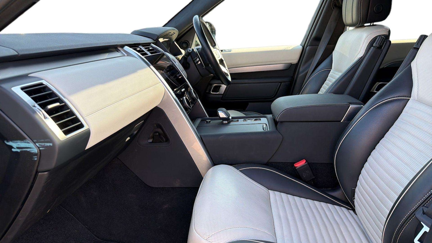 Used Land Rover Discovery 2023 for sale - 78221291: Photo 3