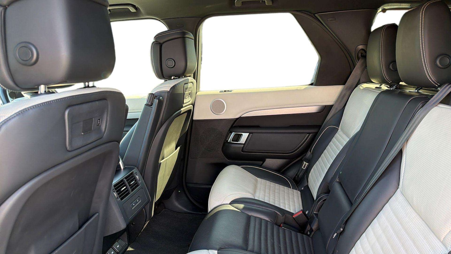 Used Land Rover Discovery 2023 for sale - 78221291: Photo 4