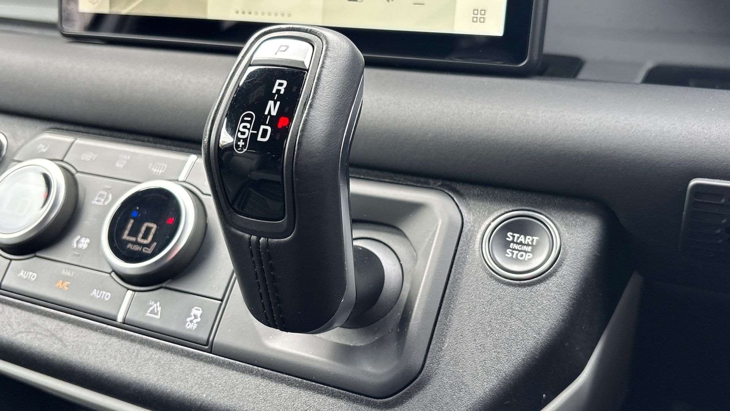 Used Land Rover Defender 2023 for sale - 76460015: Photo 13