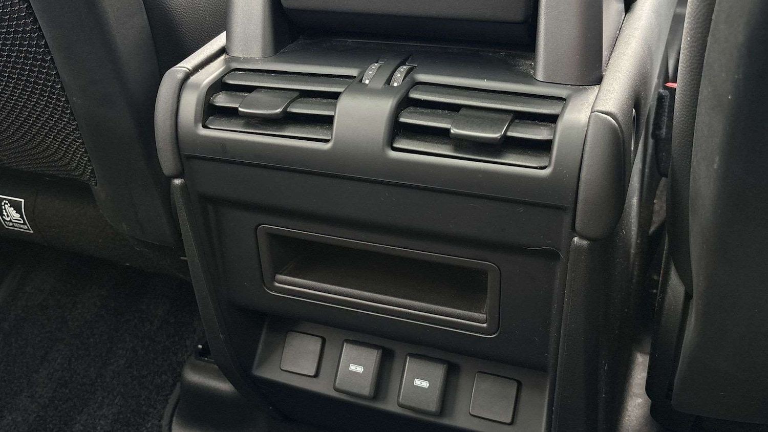 Used Land Rover Defender 2023 for sale - 76460015: Photo 18