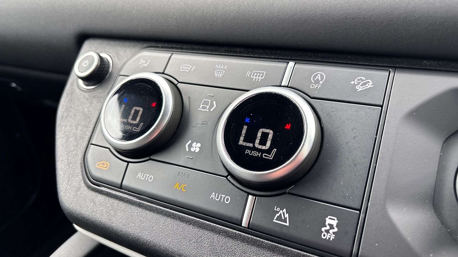 Used Land Rover Defender 2023 for sale - 76460015: Photo 22