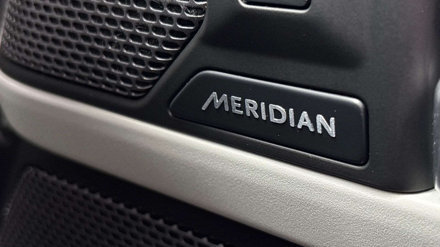 Used Land Rover Defender 2023 for sale - 76460015: Photo 24