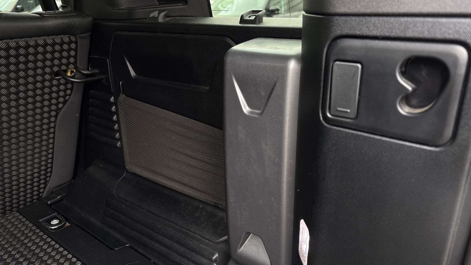 Used Land Rover Defender 2023 for sale - 76460015: Photo 27