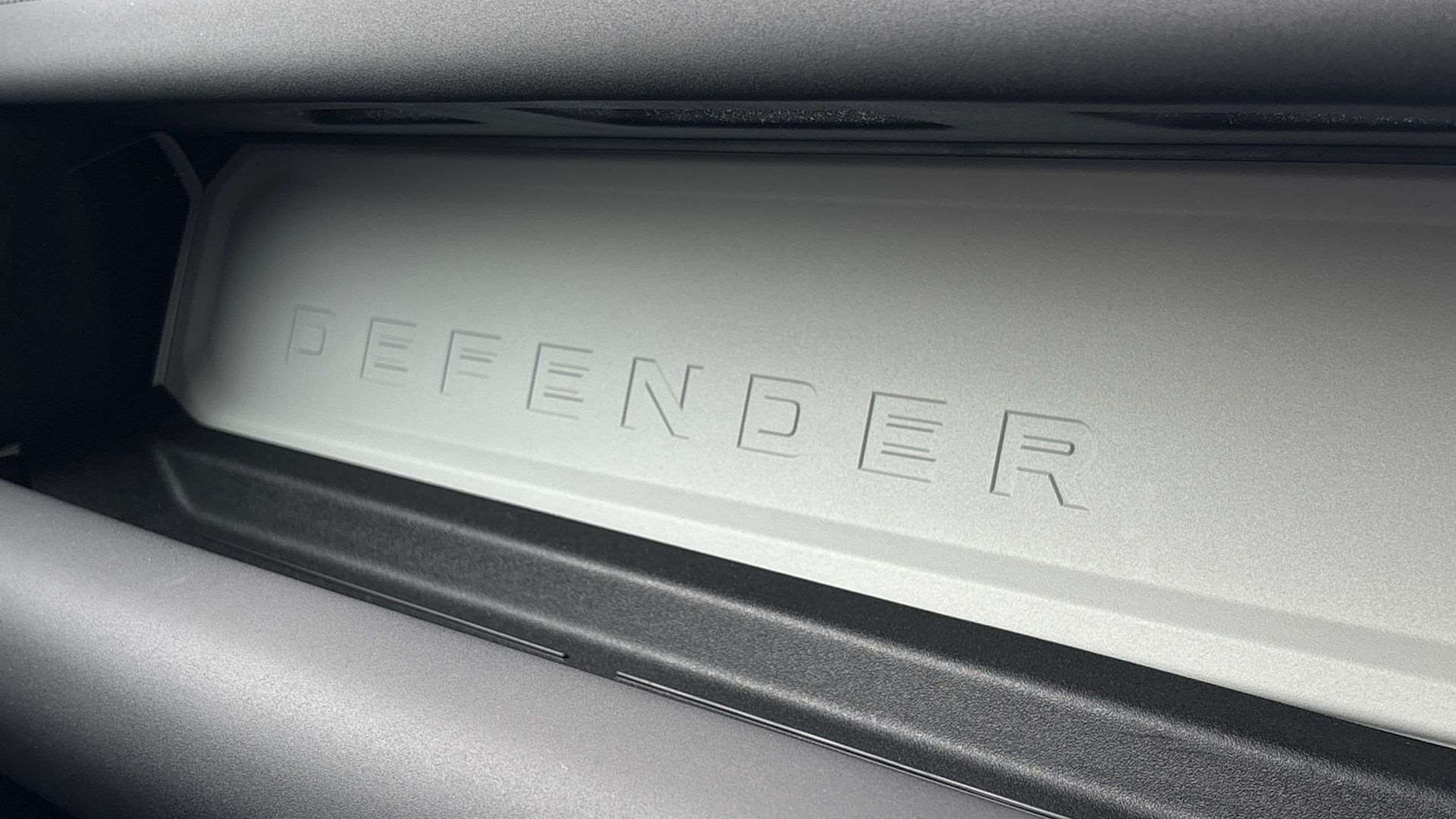 Used Land Rover Defender 2023 for sale - 76460015: Photo 31