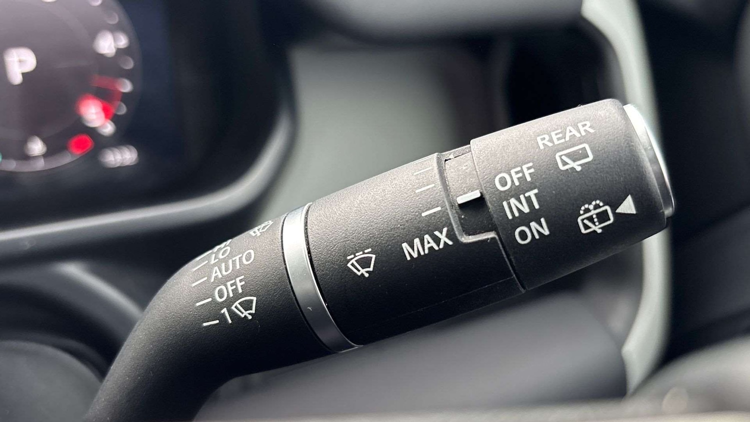 Used Land Rover Defender 2023 for sale - 76460015: Photo 32