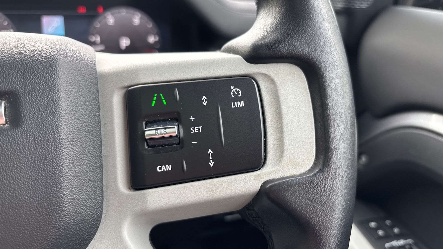 Used Land Rover Defender 2023 for sale - 76460015: Photo 34