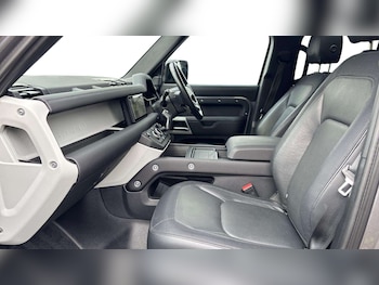 Used Land Rover Defender 2023 for sale - 76460015: Photo