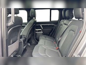 Used Land Rover Defender 2023 for sale - 76460015: Photo