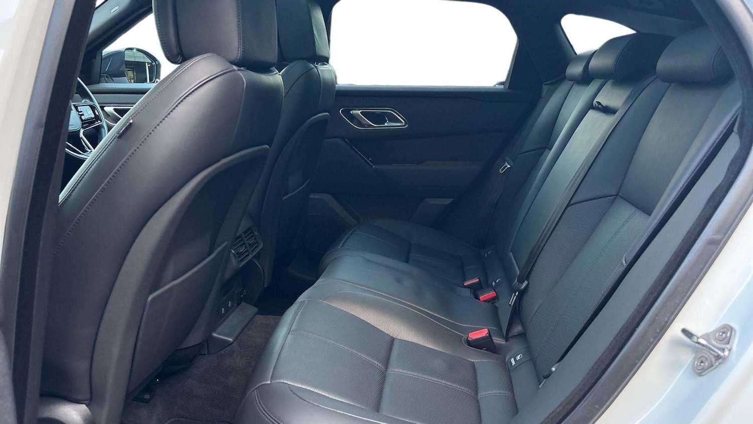 Used Land Rover Range Rover Velar 2024 for sale - 77000191: Photo 4