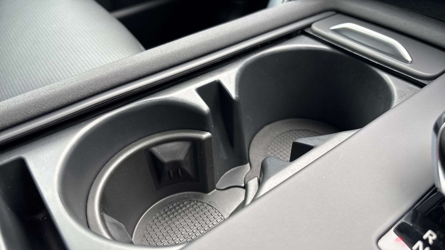 Used Land Rover Discovery 2023 for sale - 76460679: Photo 32