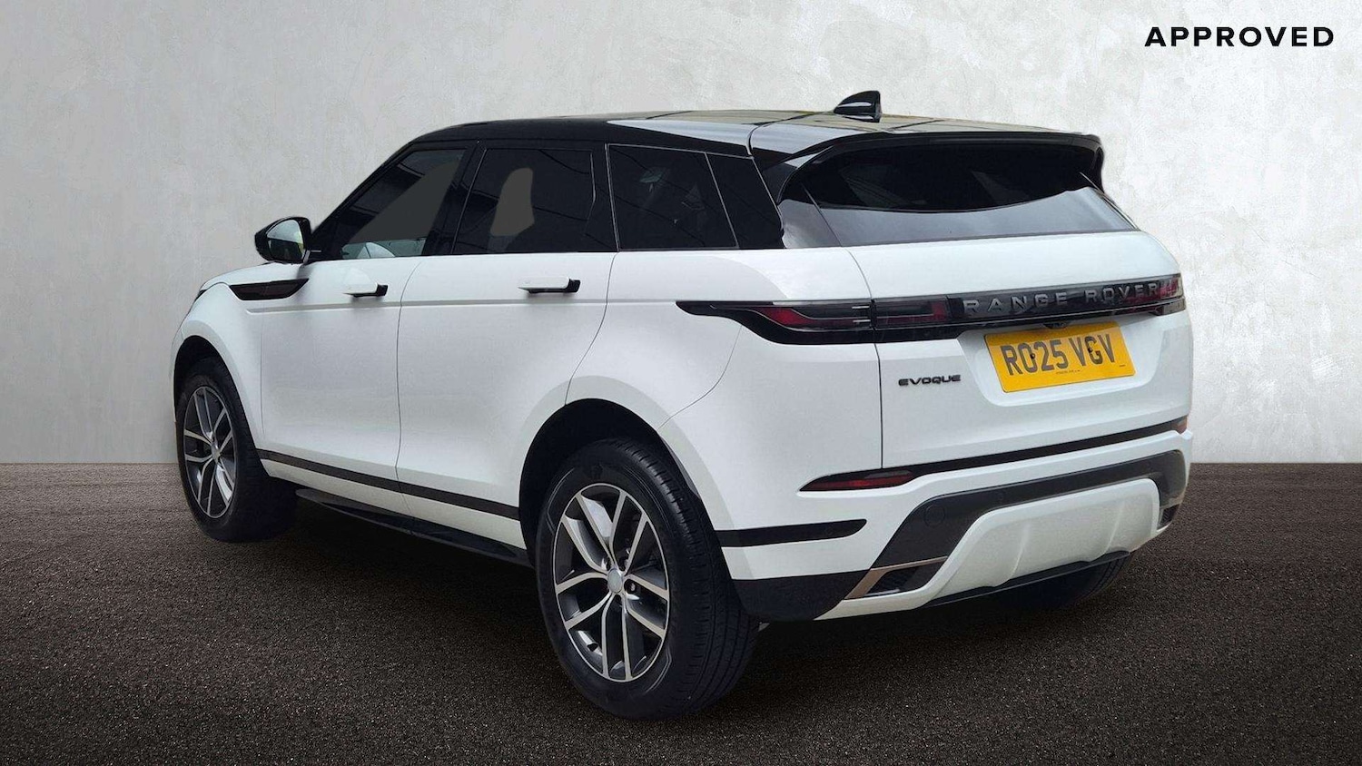 Used Land Rover Range Rover Evoque 2025 for sale - 76459871: Photo 2