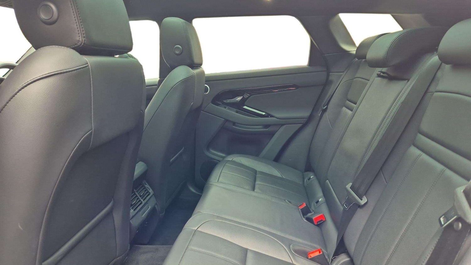 Used Land Rover Range Rover Evoque 2025 for sale - 76459871: Photo 4