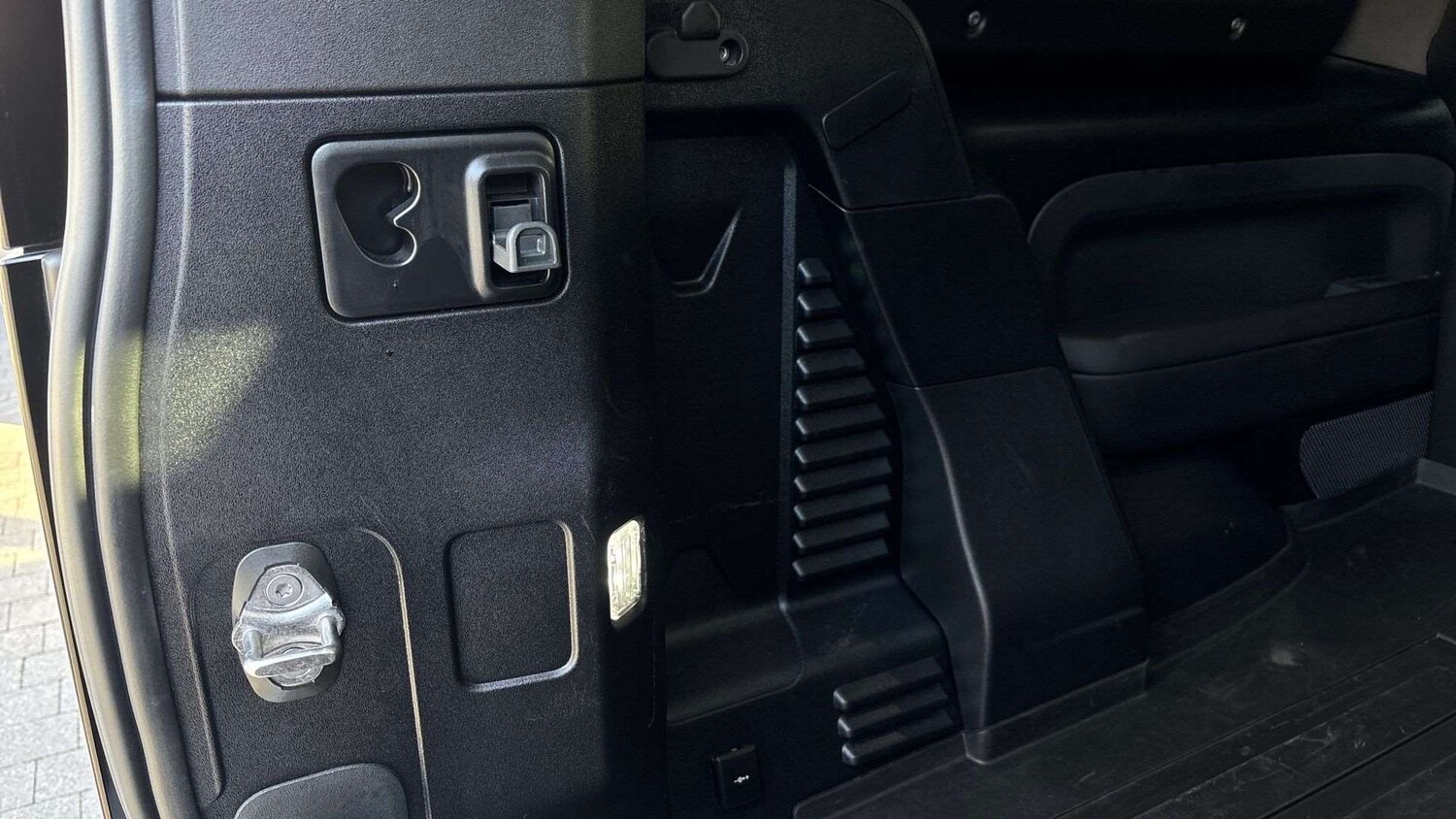 Used Land Rover Defender 2024 for sale - 77552952: Photo 27