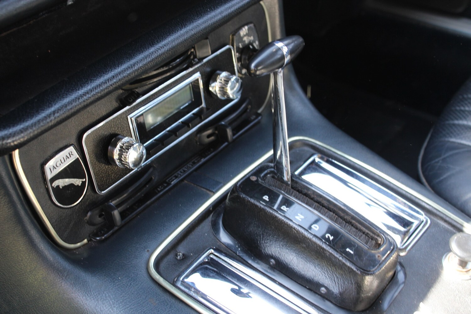 Used Jaguar XJ12 1973 for sale - 77573097: Photo 40