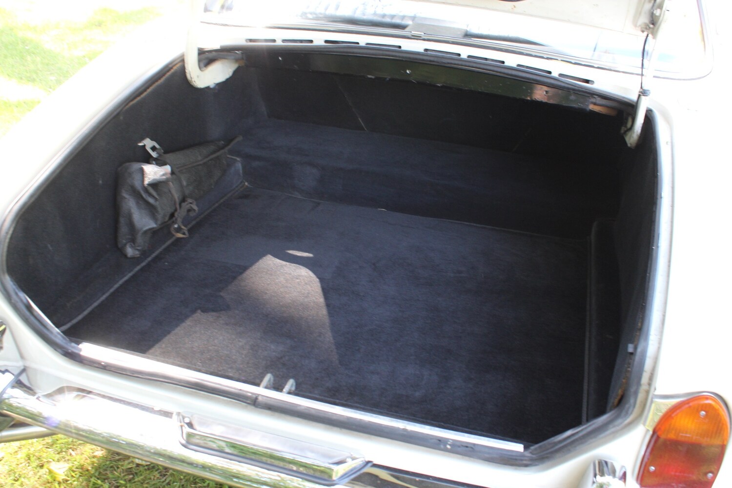 Used Jaguar XJ12 1973 for sale - 77573097: Photo 60