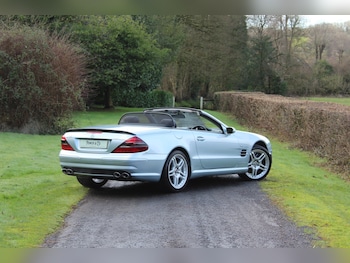 Used Mercedes-Benz SL 2005 for sale - 77504371: Photo